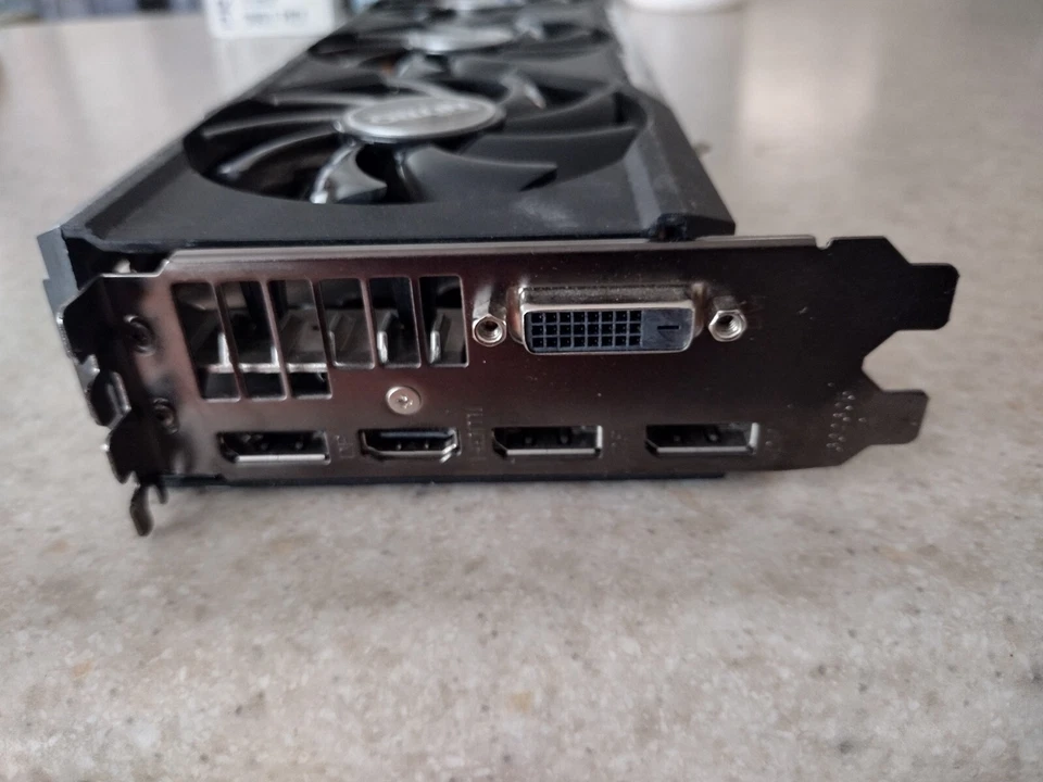 Parts or Repair - Sapphire NITRO R9 390 8GB GDDR5 TRI-X OC Graphics Card - Image 4 of 4