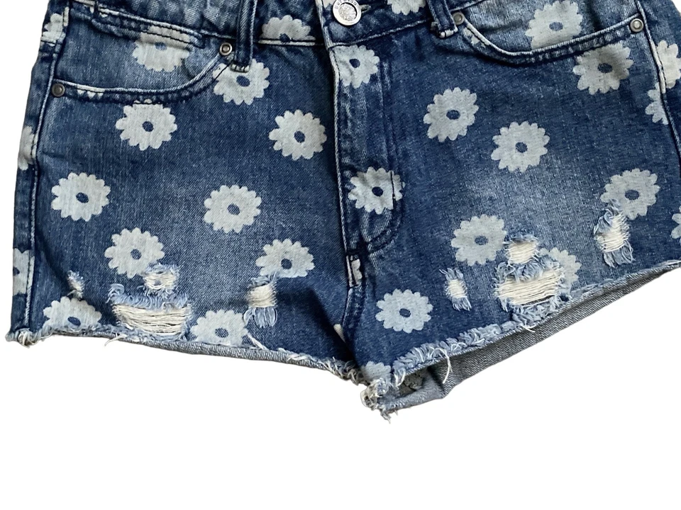 Pantalones Cortos Vaqueros CiCi HOT KISS Para Mujer Talla 7 Tiro Alto Floral Corte Rasgado Foto 4 de 4