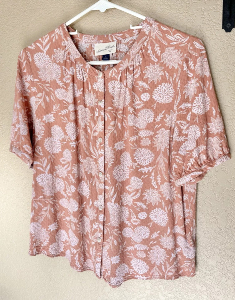 Universal Threads Pink Floral Button Down Blouse … - image 2