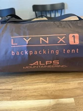 ALPS Mountaineering LYNX 1-Person Camping / Backpacking Tent