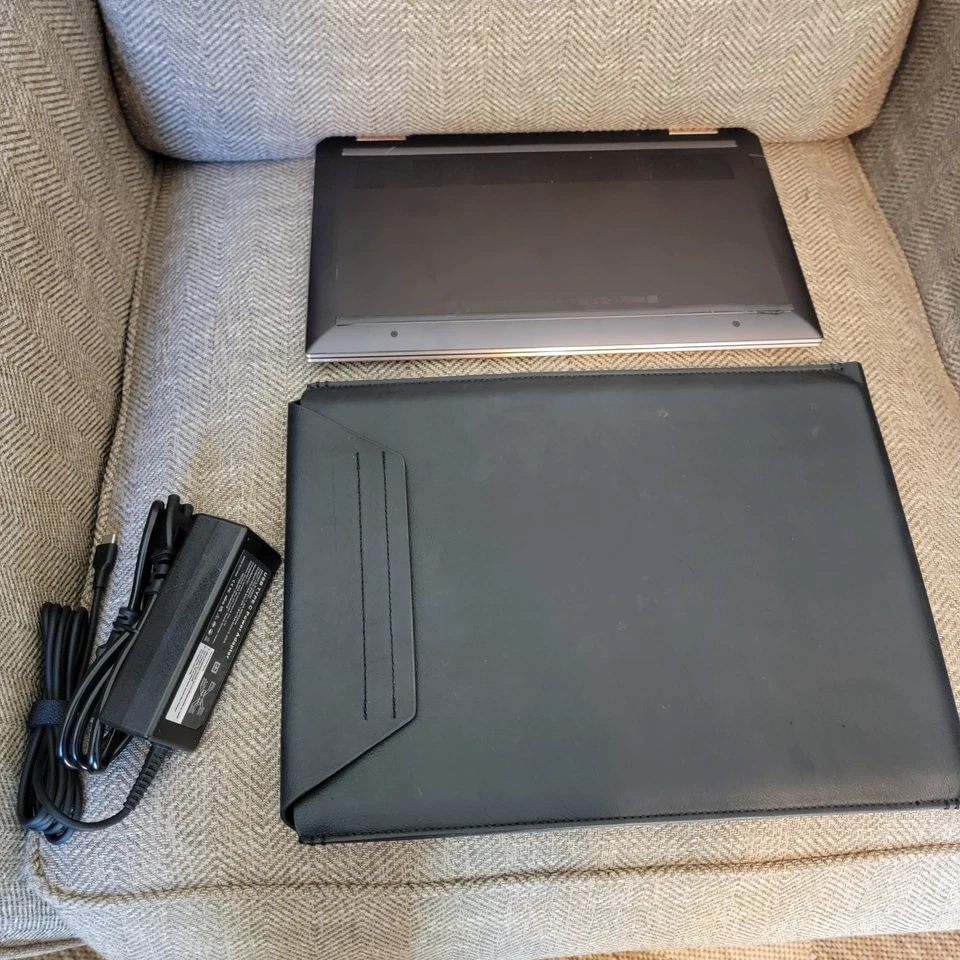 HP Spectre 13.3 Convertible Laptop. AP0033DX Charger & Case Windows 10 - image 3 of 4