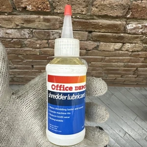 Dépot de bureau Huile de shredder, 4 Oz. - Oui.