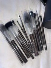 Formless Beauty Black Brush Set with Travel Case