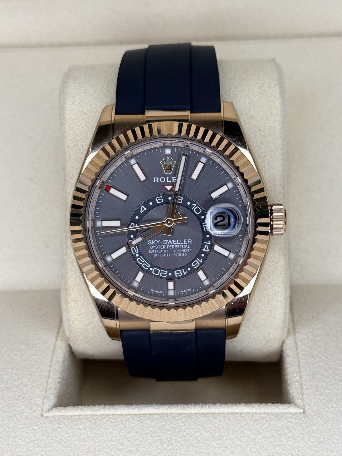 Rolex Sky-Dweller 2022 Rose Gold Oysterflex Rhodium Dial - 326235 image 2
