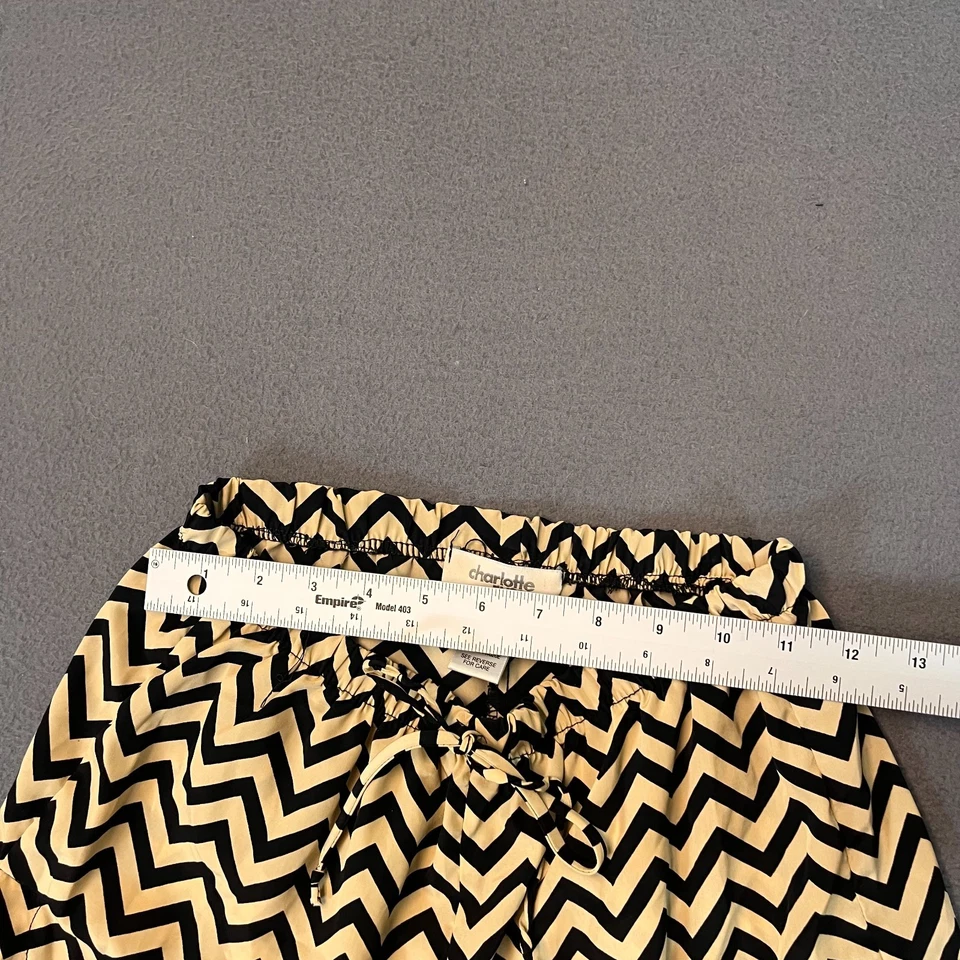 Pantalones Cortos Charlotte Russe Para Mujer Talla XS Bolsa de Papel Grande Espiga Beige Negro Y2K Foto 3 de 4