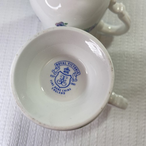 Royal Victoria England Fine Bone China Dainty Floral Mugs - Picture 8 of 8