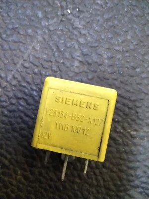 Relais Land Rover Siemens V23134-b52-x127 / Ywb 10012 - Photo 1/3