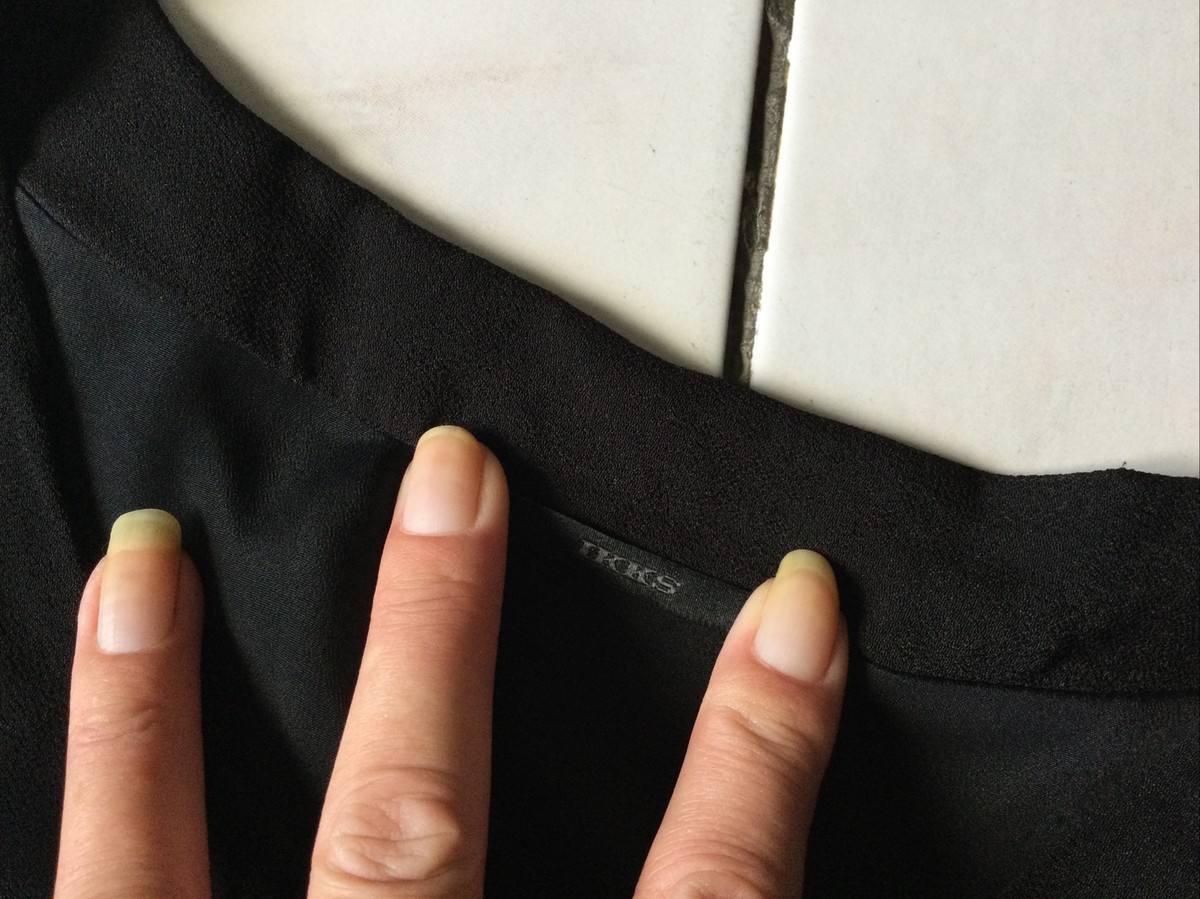 Robe Noire IKKS Taille 42 Avec Clous - Style Chemisier, Longueur Genou, Occasion Très Bon état