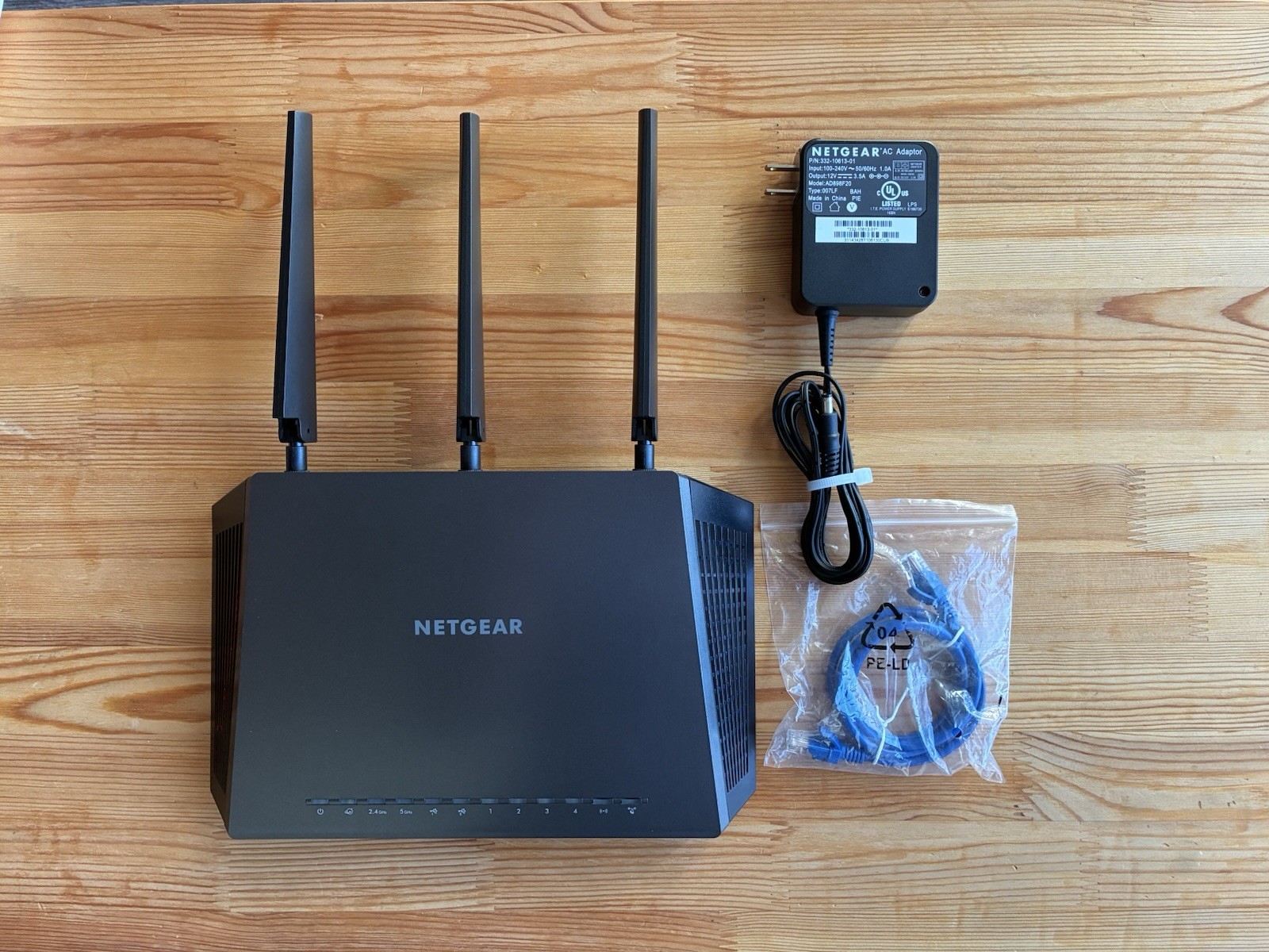 NETGEAR R7000 Nighthawk AC1900 Smart WiFi Router & Power Sup