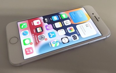 Apple iPhone 7 Smartphone  32 GB Weiss in OVP Top Zustand