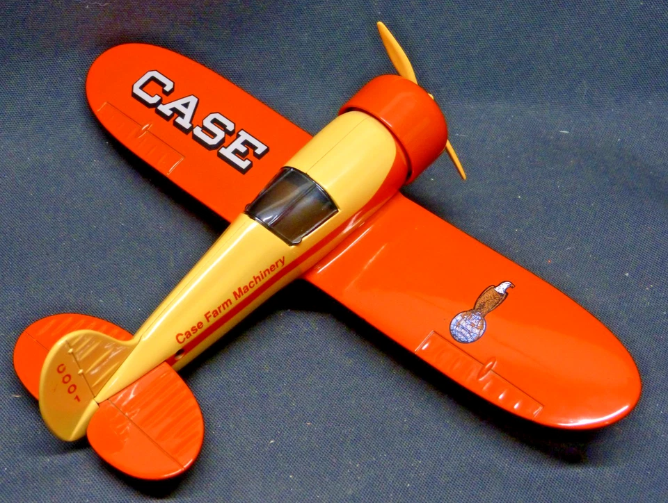 SpecCast Case Vintage Airplane Bank ZJD700–1992 1st Series Die-Cast, Mint in Box - Image 2 of 4