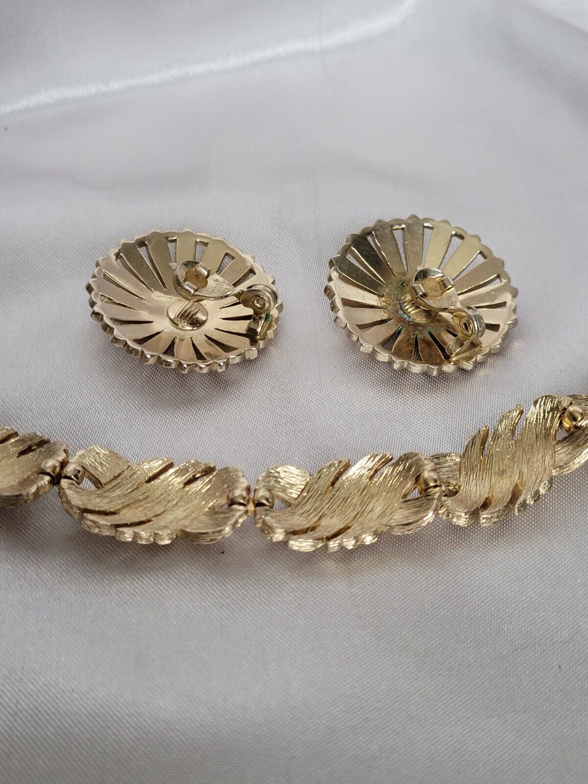 Vintage Monet Gold Bracelet & Big Round Earrings … - image 9