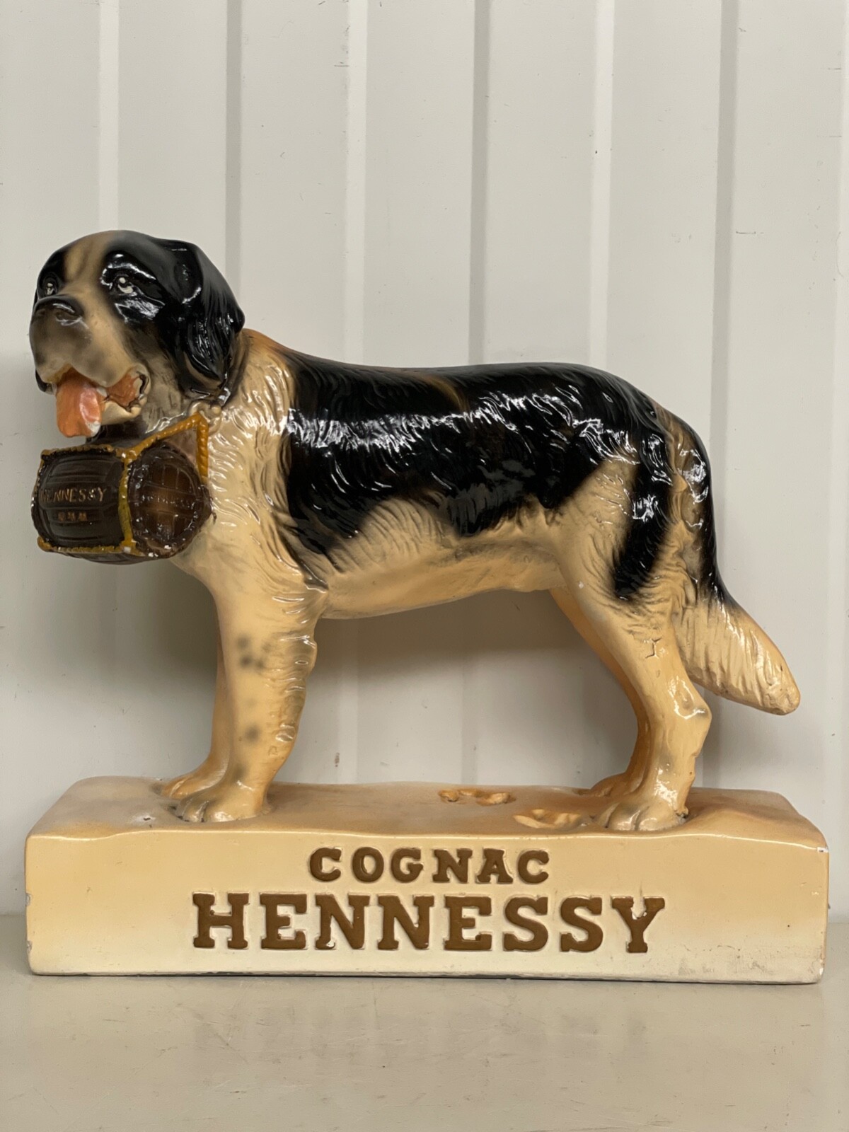 Cognac Hennessy Saint Bernard shop advertising statue - 11.22 inch wide