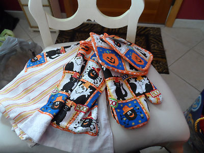 Sultan' Linens Halloween pot holder, oven mitt and kitchen towel set