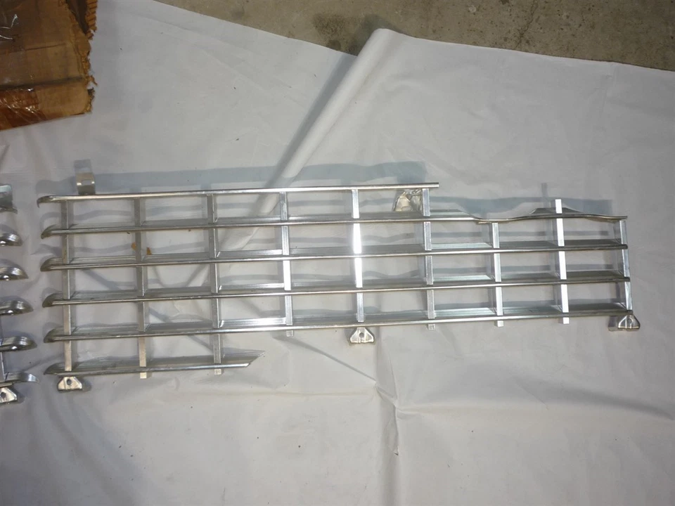 Conjunto de rejilla Plymouth 1959 nos Foto 3 de 3