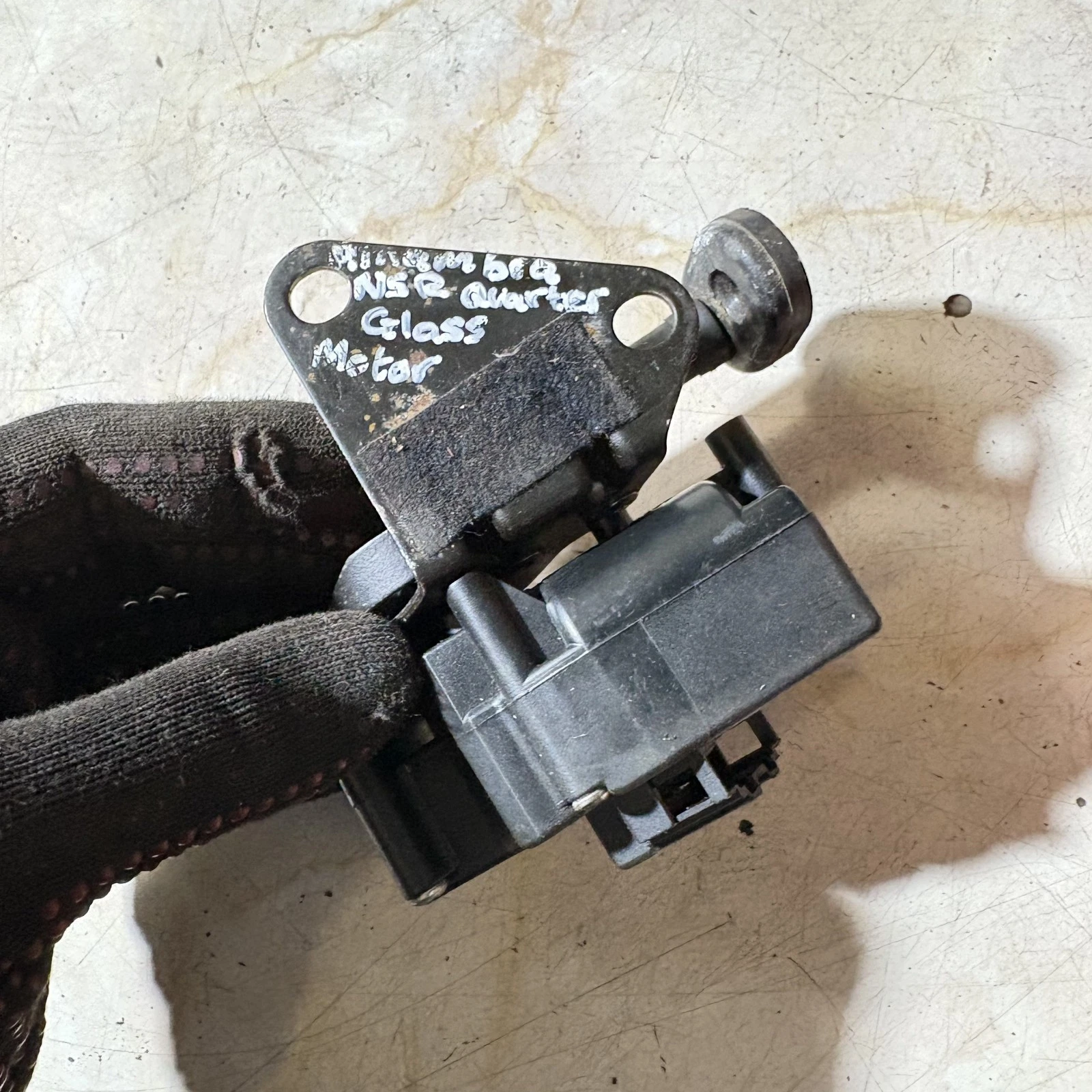 Actual nearside rear quarter glass motor
