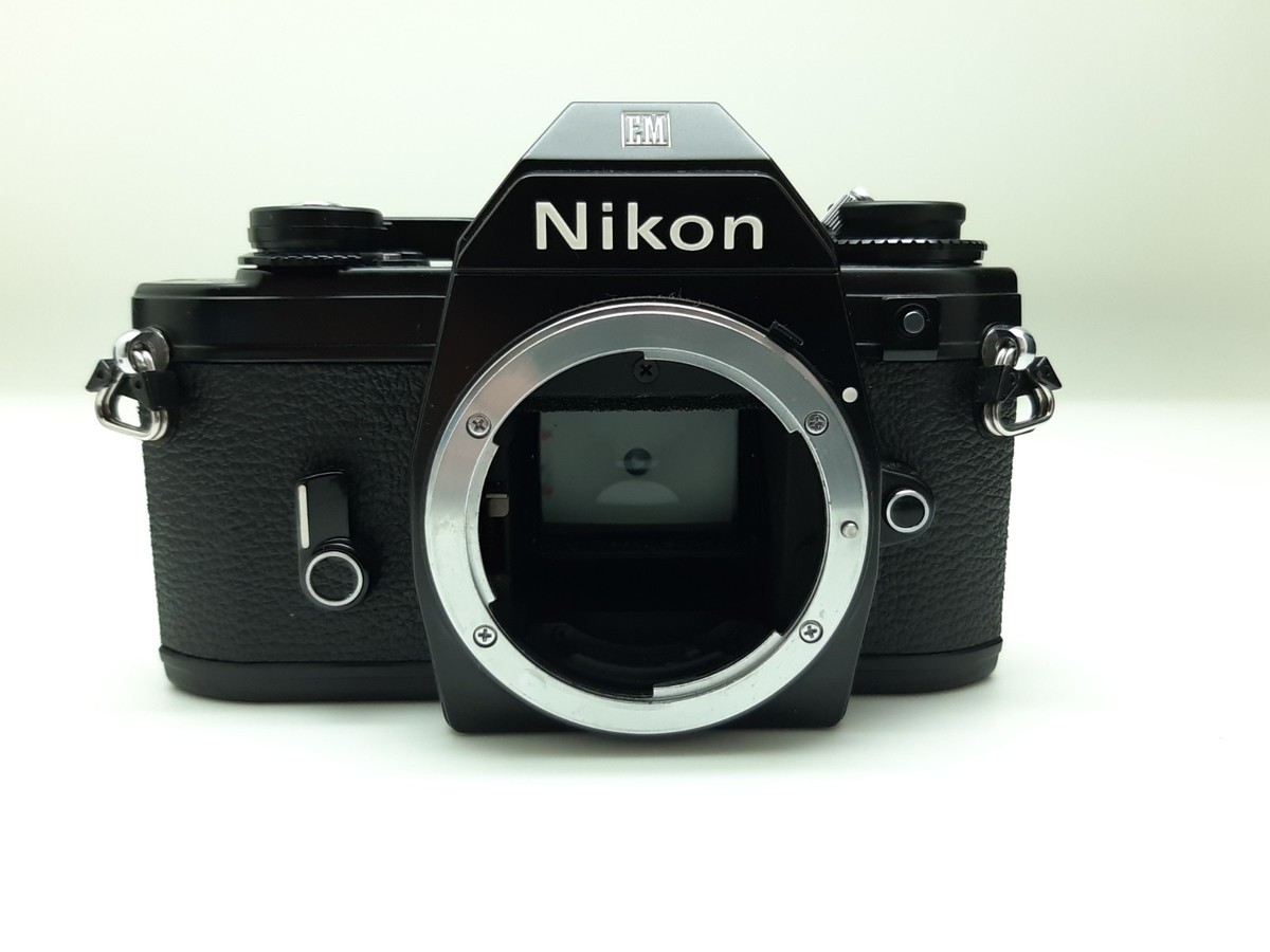 Nikon EM 35mm SLR Film Camera With Series E Zoom 36-72mm F3.5 Lenz