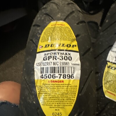 Dunlop - 4506-7896 sport Maxx Front Tires, 120/70zR17