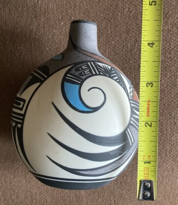 Desert Pueblo Pottery Native American Vase Signed Hopi Bird 86