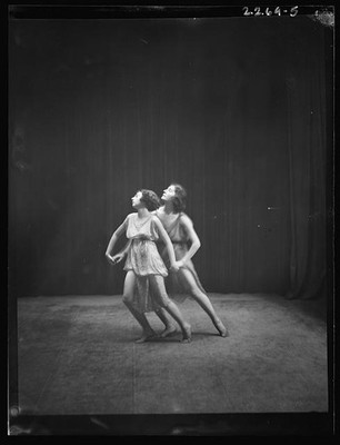 Photo:Elsie Dufour Dancers 1918 1920 Dance Performance Photo