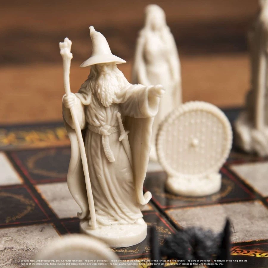 The Lord of the Rings - Battle For Middle-earth Chess Set - Release October - Image 4 of 4