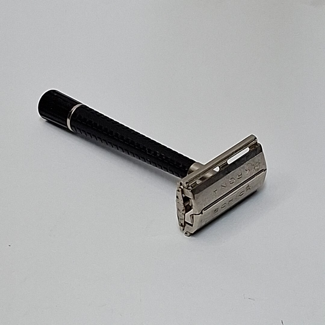 Vintage SCHICK Krona  Black Tip Double Edge  Safety Razor  