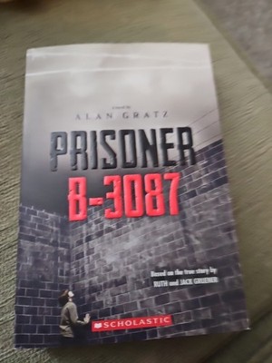 Prisoner B-3087 - Trade Paperback By Alan Gratz - Like New Conditon 