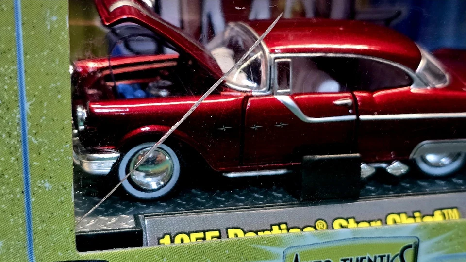 M2 MACHINES 1955 PONTIAC STAR CHIEF - Image 3 of 4