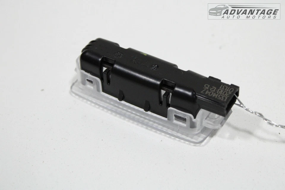 Chevrolet Blazer 2019-2023 maletero trasero puerta trasera interior luz cortesía lámpara OEM Foto 3 de 4