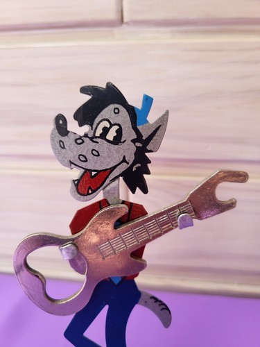 Soviet vintage bottle opener Volk Nu, pogodi! Guitar USSR Ну, погоди! Волк - Picture 9 of 14