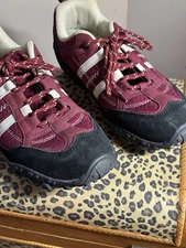 KNIXMAX WOMEN'S SNEAKER, SIZE 7.5 B, VERY NICE CLEAN CONDITION, BARELY WORN