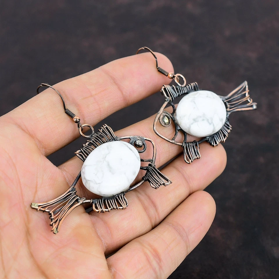 Pendientes de pez envueltos en alambre boho gota madre piedras preciosas howlita ovalados joyería cobre Foto 4 de 4