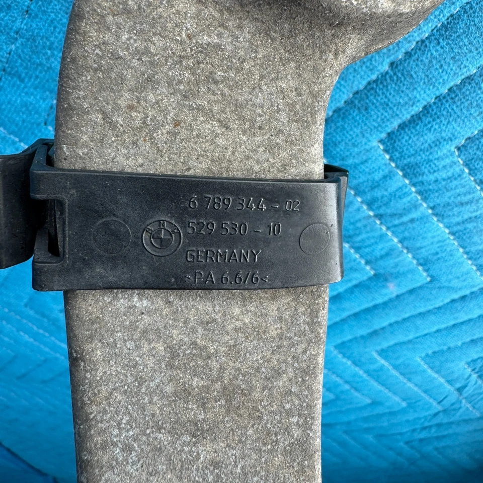 Conjunto de braços de controle traseiros direitos do motorista BMW 650i xDrive 2012–2017 fabricante de equipamento original 678934302 - Imagem 2 de 4