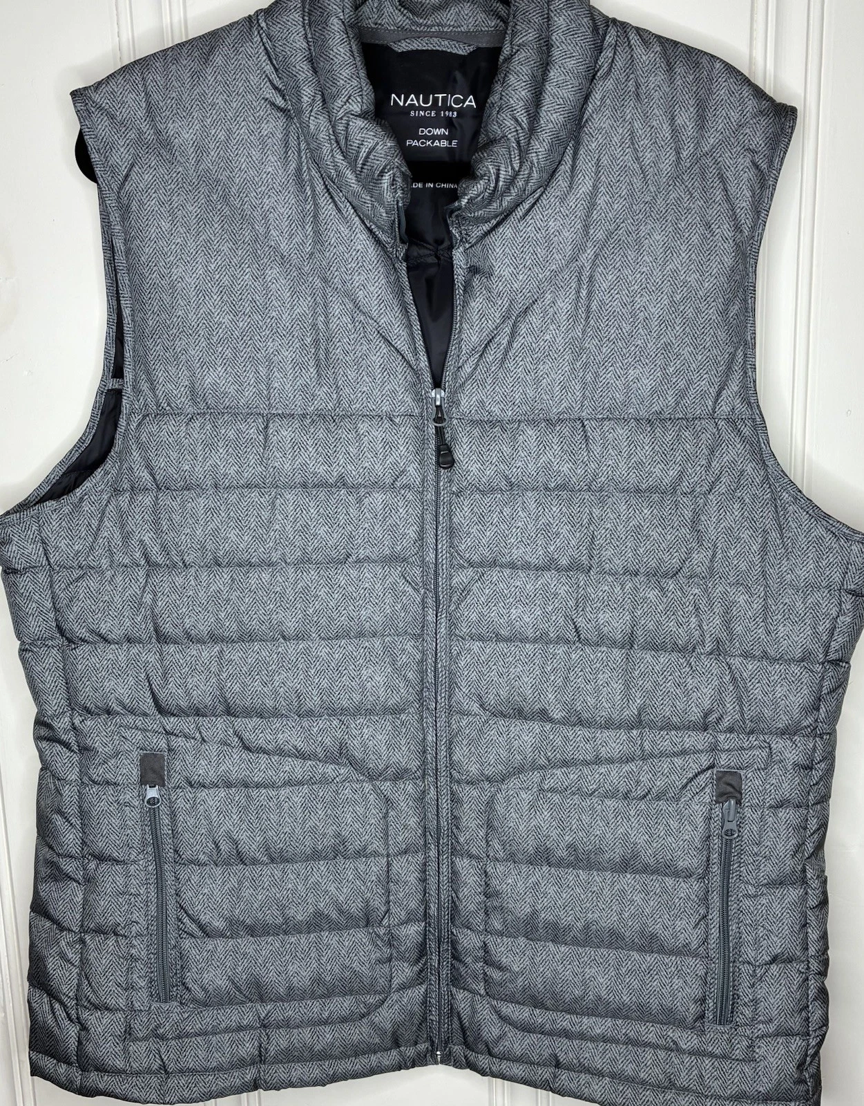 Nautica Men's L packable down puffer vest gray lightweight zip pockets elevated