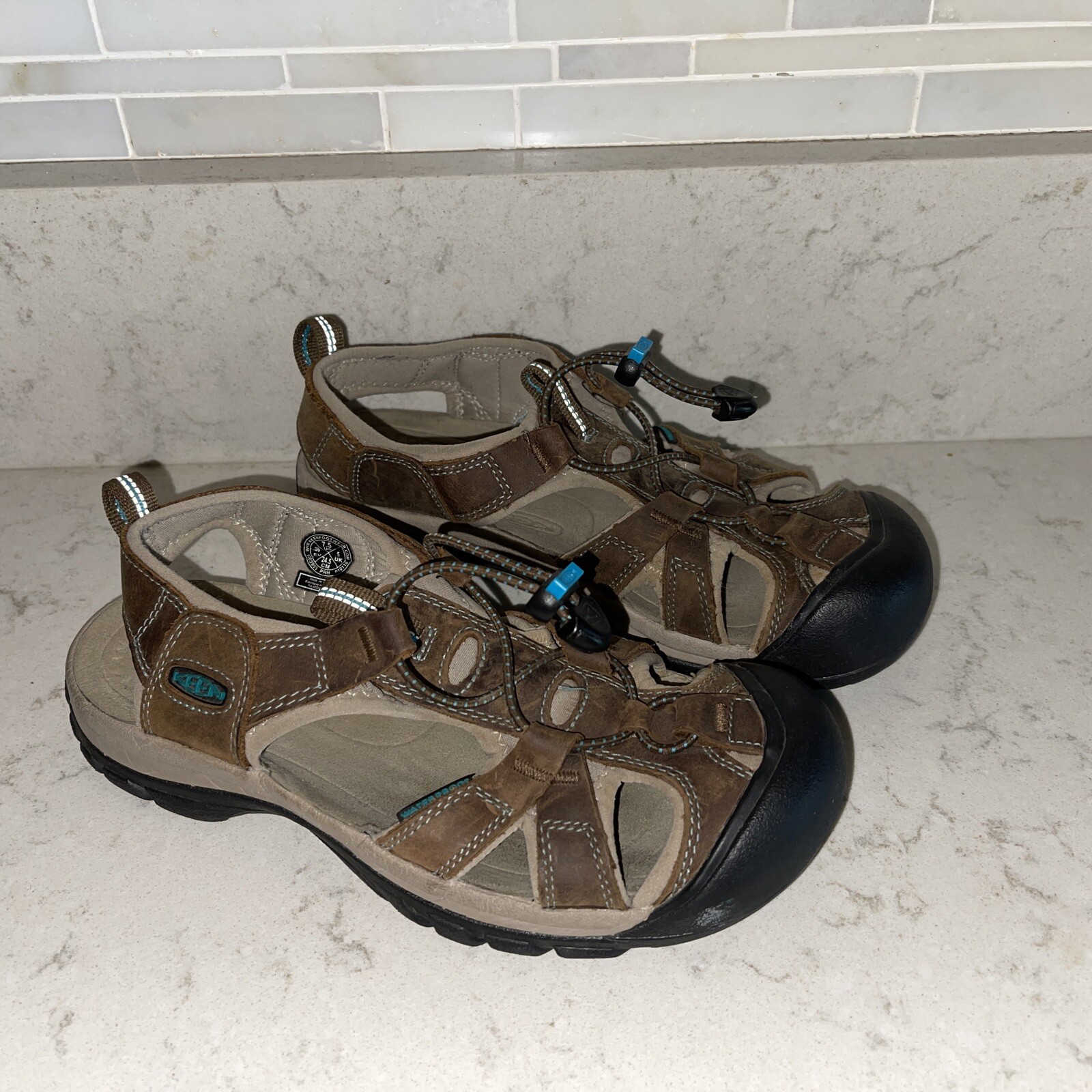 Keen Sandalo Donna Venezia Sport Pelle Terra Scura Mare dei Caraibi TAGLIA 7 5