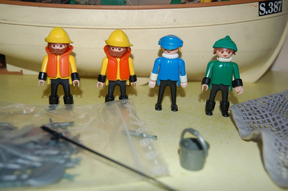 Vintage Bateau Playmobil System Suzanne avec équipage et esquimaux 3551 3465 - Photo 4/4