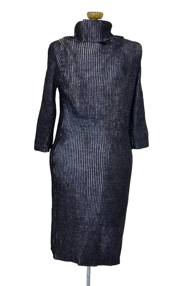 Vestido suéter feminino Calvin Klein com nervuras preto branco gola tartaruga zíper tamanho M - Imagem 2 de 4