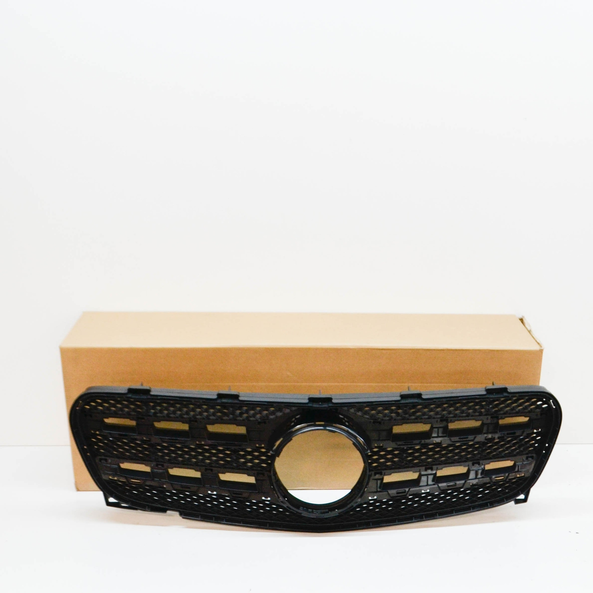 NEW MERCEDES-BENZ GLA X156 FRONT RADIATOR GRILLE CARRIER