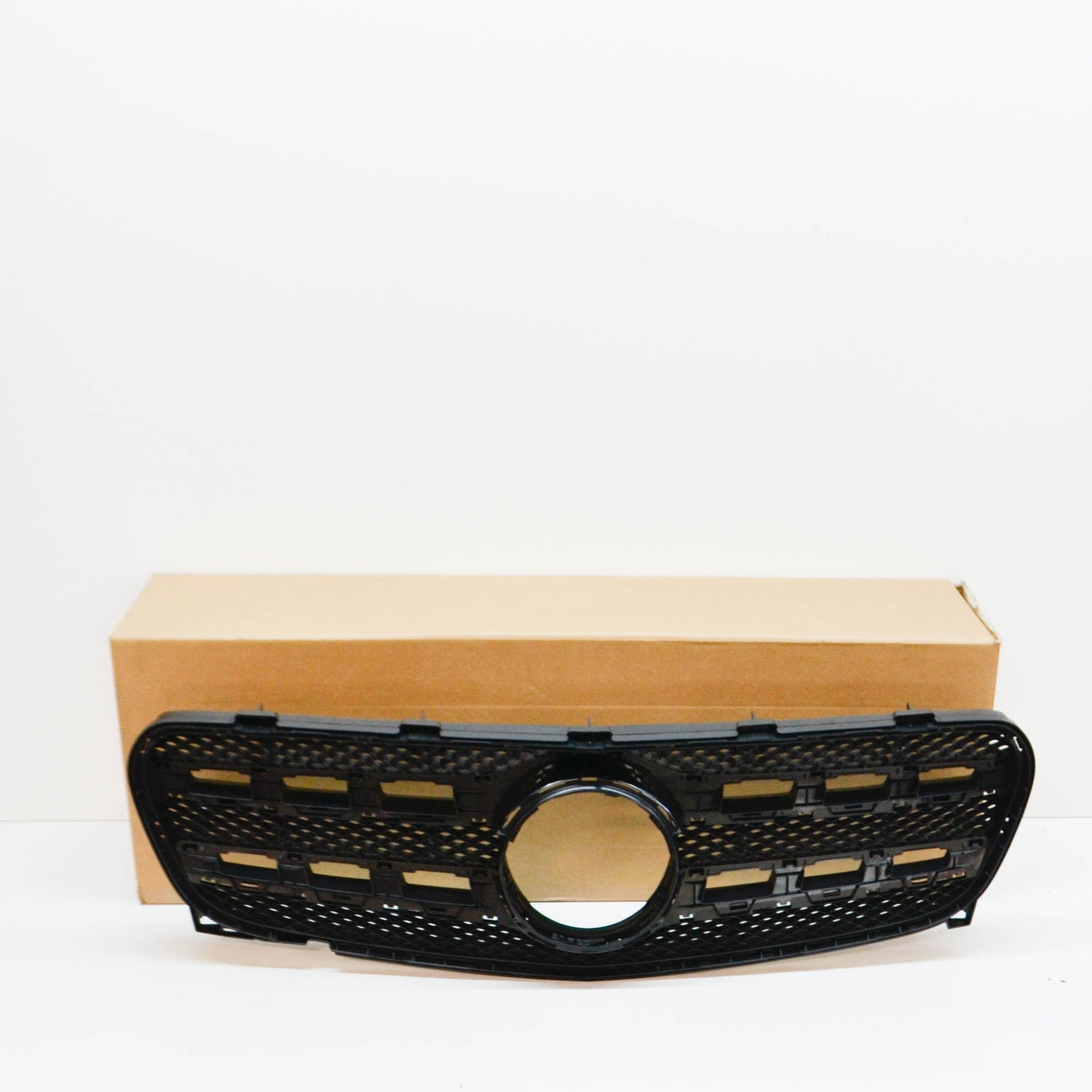 NEW MERCEDES-BENZ GLA X156 FRONT RADIATOR GRILLE CARRIER