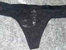 NeW Vs Pink All Over Floral lace thong Panty Size  Small black