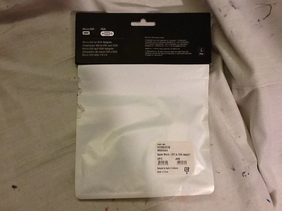 Apple MacBook Air Micro-DVI to VGA Adapter - MB203G/A. Ref:CD_2 - Image 4 of 4