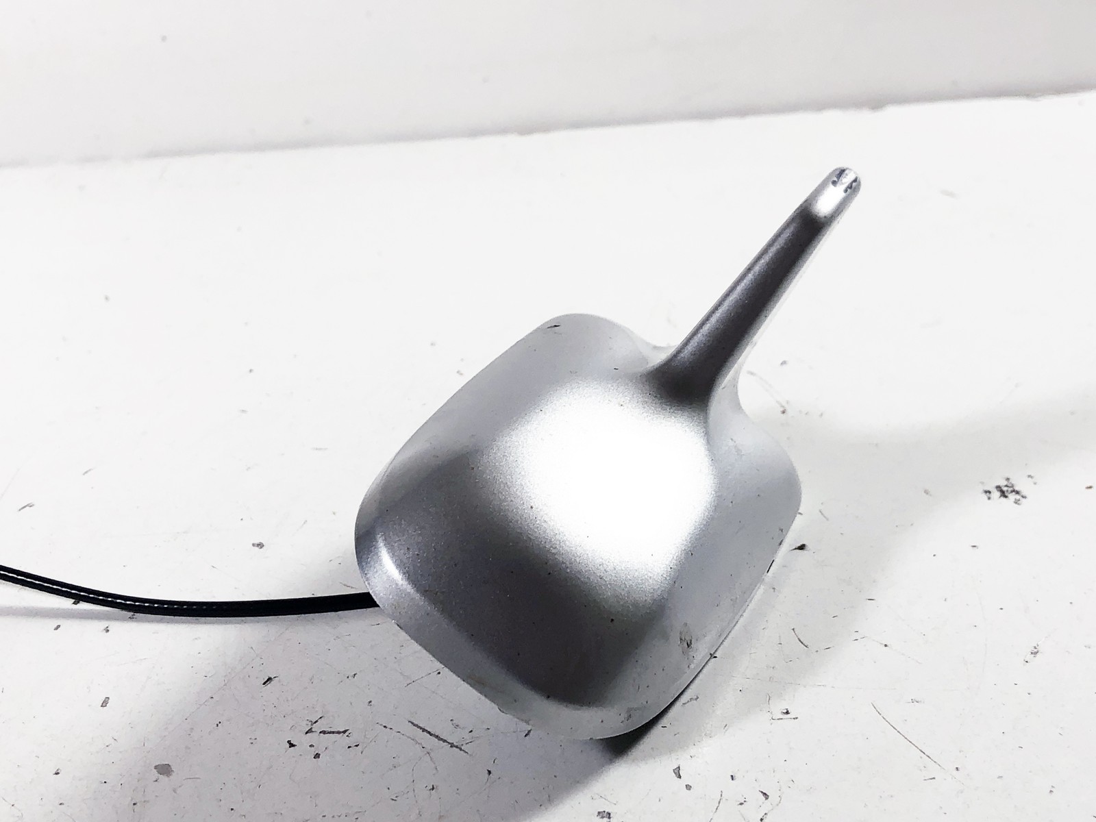09-13 Maserati Quattroporte M139 Roof Antenna Assembly GRIGIO TOURING Silver 10