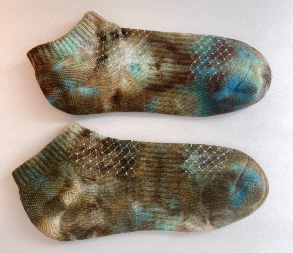 Paquete de calcetines tie dye hechos a mano, colorido juego de 2 calcetines tobilleros para teñir hielo, talla 6-12 Foto 2 de 4