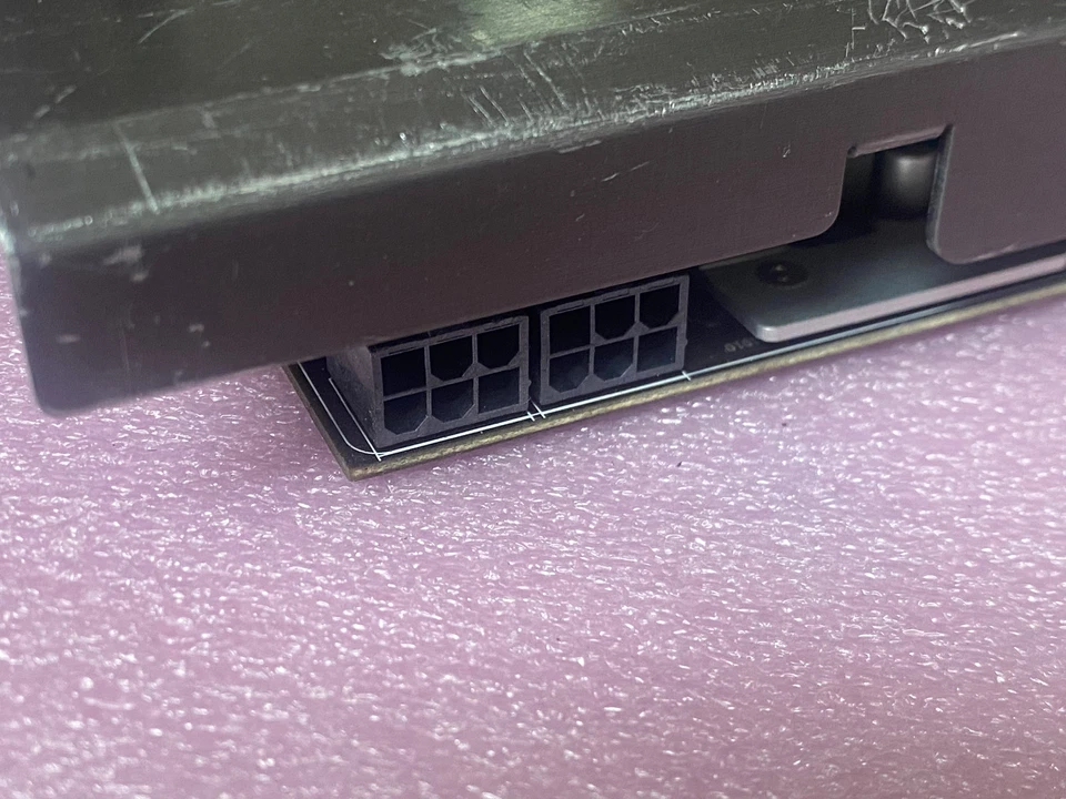 MSI R6950 Twin Frozr III PE/OC 2GB GDDR5 PCIe 2.1x16 DVI-I Mini DP HDMI Card - Image 4 of 4