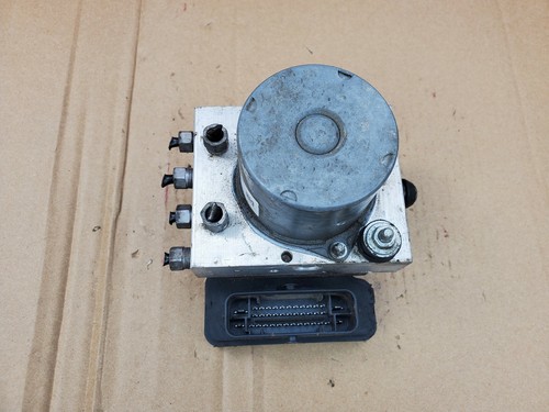 2015 Jeep Cherokee ABS Anti Lock Brake Pump Module P68237001AE OEM - Picture 7 of 12
