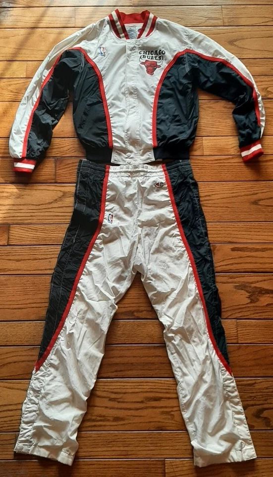 Chaqueta y pantalones de calentamiento de baloncesto Champion Vintage Chicago Bulls años 90 talla pequeña Foto 2 de 4