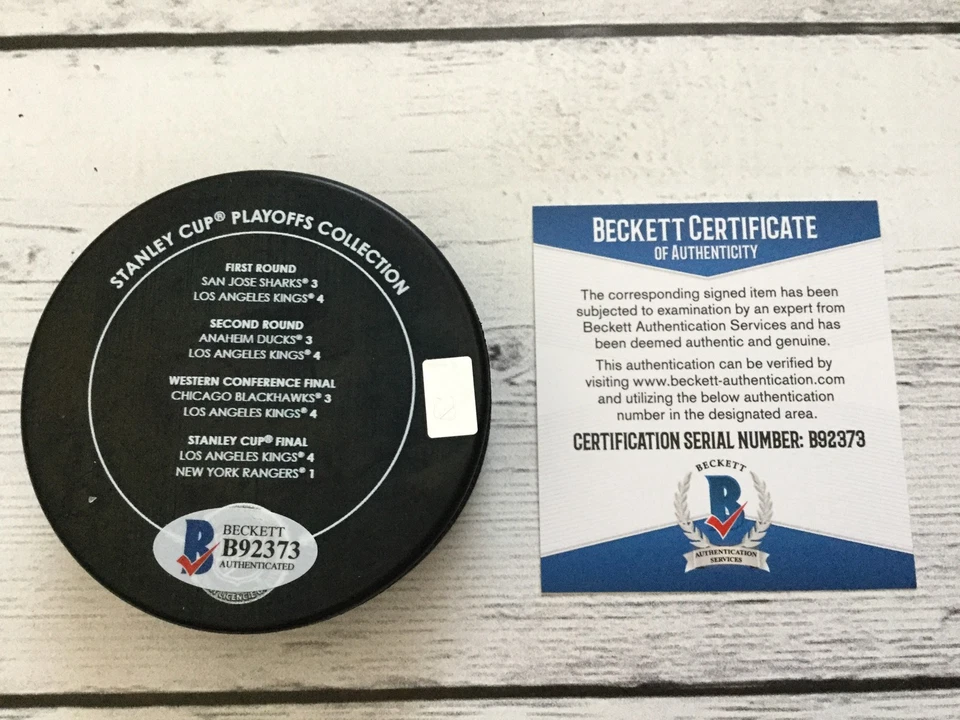 Подписанная Марианом Габориком хоккейная шайба Кубка Стэнли 2014 LA Kings Beckett сертификат подлинности BAS - Изображение 2 из 3