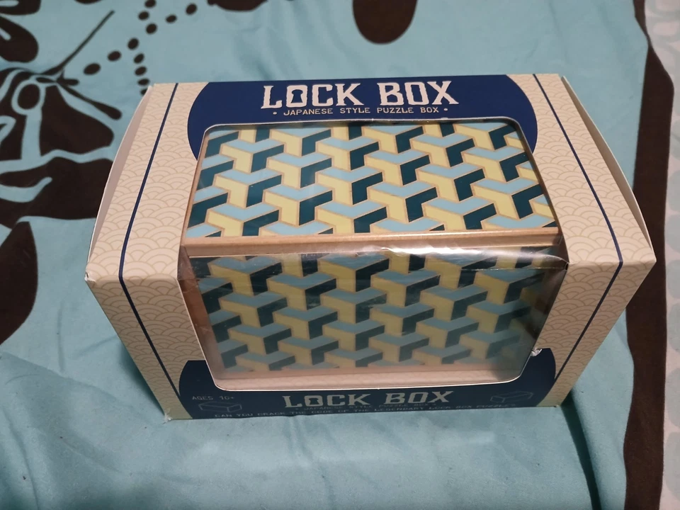 Caja de cerradura rara estilo japonés caja de rompecabezas caja de cerradura de madera muy única Foto 2 de 4