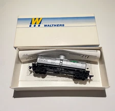 Walthers #932-5010 HO Scale DOW Chemicals 36' Single Dome Tank Car Built Boxed