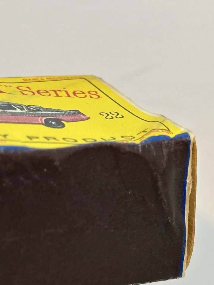 Lesney Matchbox Toys MB22b Vauxhall Cresta Copper Box Flap Missing - Image 4 of 4